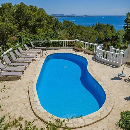 Shangri-la Villa Santa Eularia des Riu