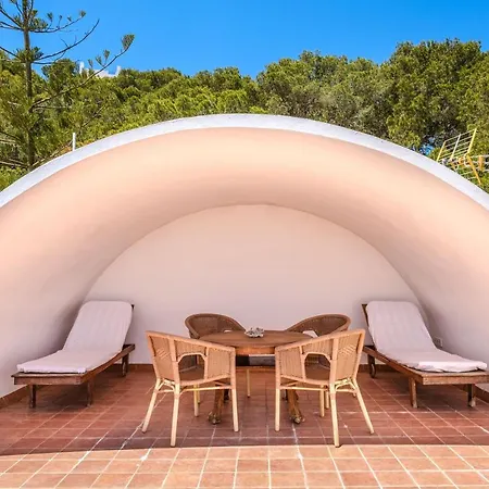 Shangri-la Villa Santa Eularia des Riu