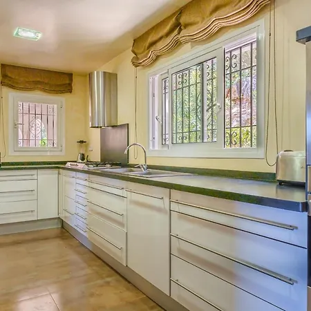 Shangri-la Santa Eulária des Riu